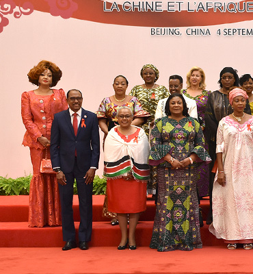 FOCAC 2018 : Mme Chantal BIYA signe la Déclaration de Beijing sur la lutte contre le VIH/SIDA