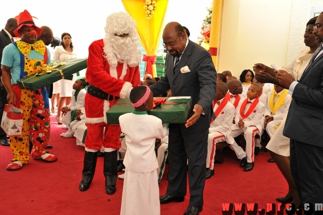 Cérémonie de l'Arbre de Noël au Complexe scolaire « Les Coccinelles » du Palais de l’Unité (20)