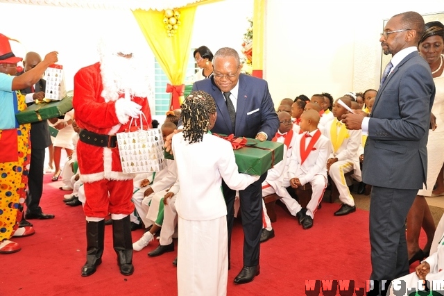 Cérémonie de l'Arbre de Noël au Complexe scolaire « Les Coccinelles » du Palais de l’Unité (19)