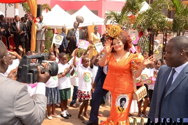 Arbre de Noël 2015 à la Fondation Chantal BIYA (3)