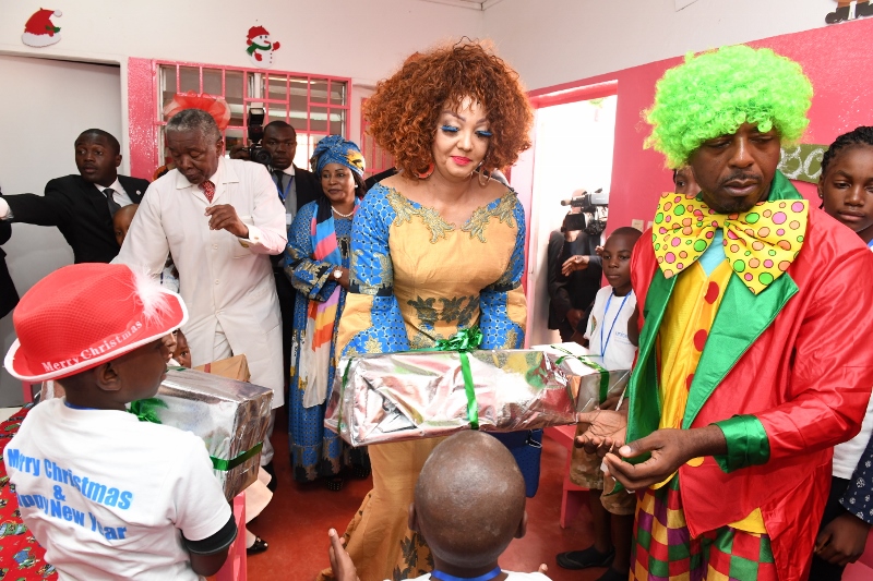 Christmas Tree Lighting at Chantal BIYA Foundation (17)