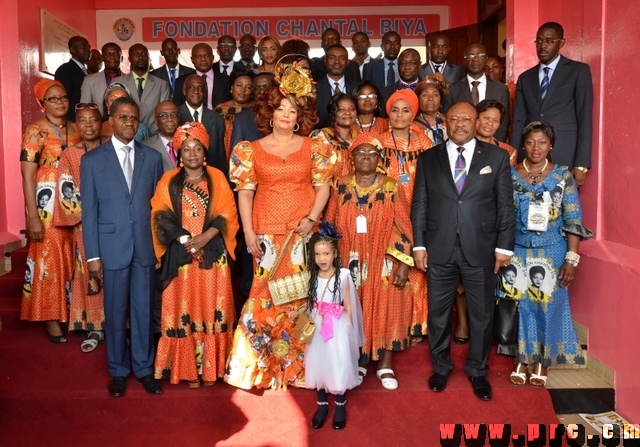 Arbre de Noël 2015 à la Fondation Chantal BIYA (1)