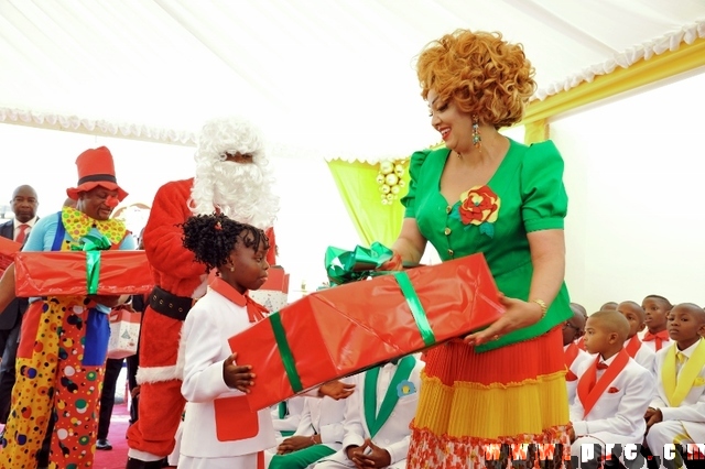 Cérémonie de l'Arbre de Noël au Complexe scolaire « Les Coccinelles » du Palais de l’Unité (14)