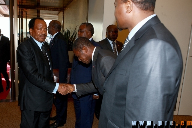 arrivee_du_couple_presidentiel_a_paris_16.05.2014 (11)