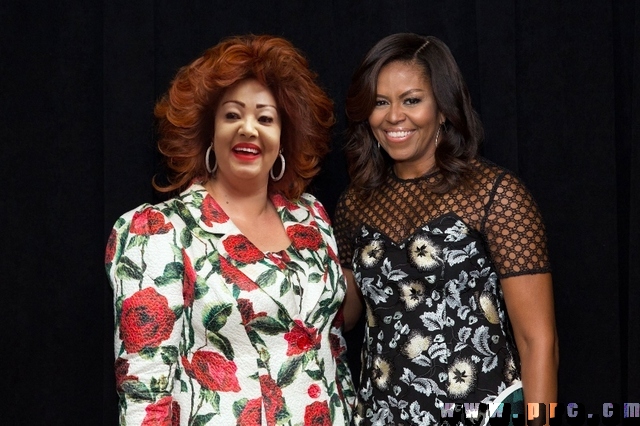 Mesdames Chantal BIYA et Michelle OBAMA au Berbard B. Jacobs Theatre, le 19 septembre 2016