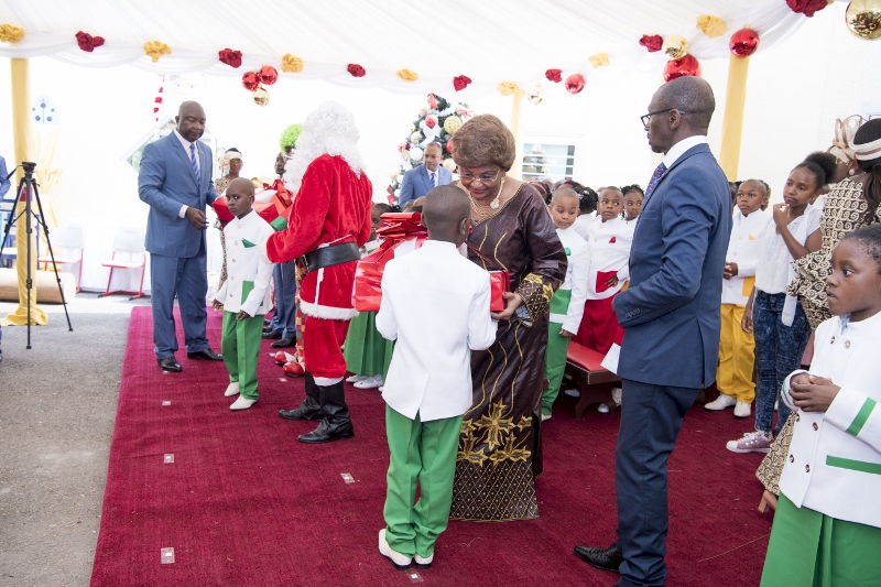 Cérémonie de l’arbre de Noël 2018 au complexe scolaire  Les Coccinelles du Palais de l'Unité (17)