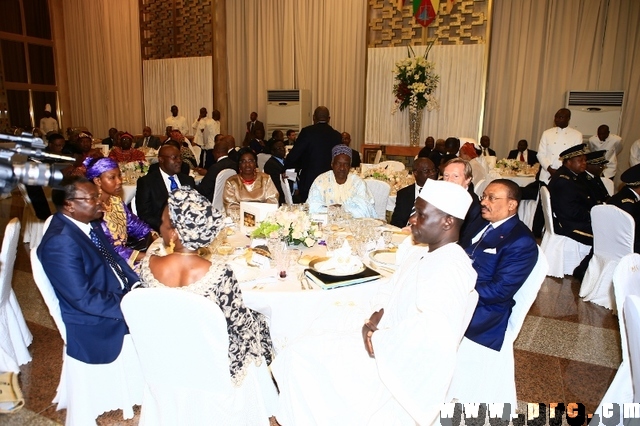 Visite d'Etat au Cameroun de S.E. François Hollande, Président de la République Française - 03.07.2015 (26)