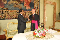 audience_paul.biya_vatican_18.10.2013 (12)