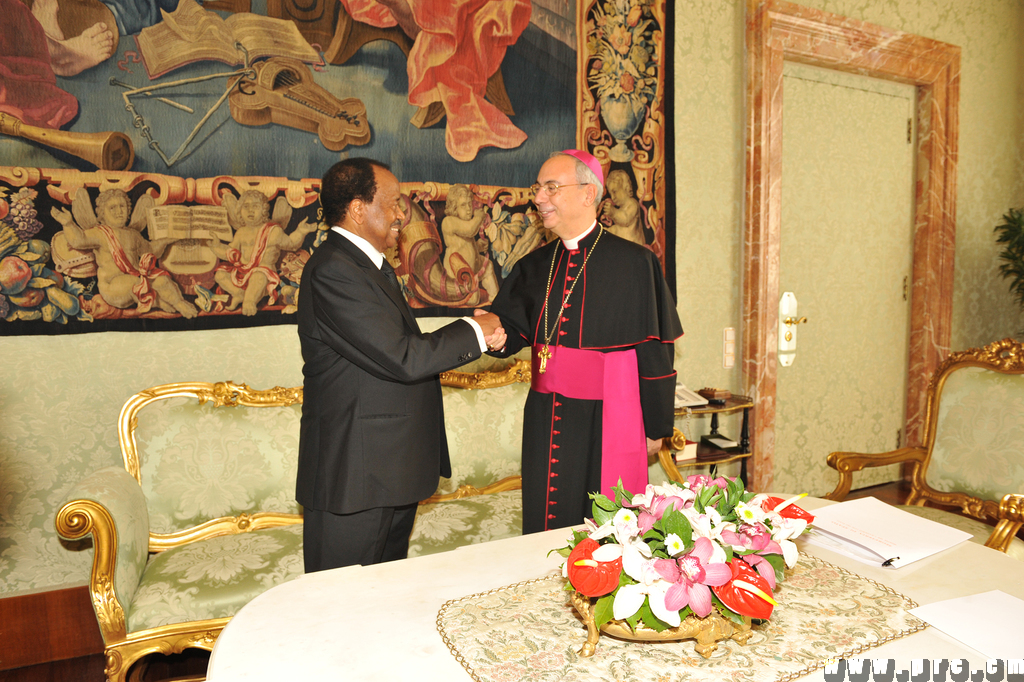 audience_paul.biya_vatican_18.10.2013 (12)