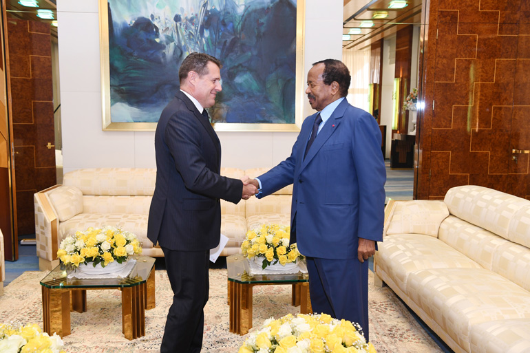 L'Ambassadeur de Suisse au Cameroun, S.E. Pietro Lazzeri, reçu au Palais de l'Unité.