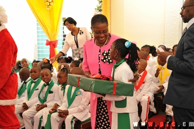 Cérémonie de l'Arbre de Noël au Complexe scolaire « Les Coccinelles » du Palais de l’Unité (21)