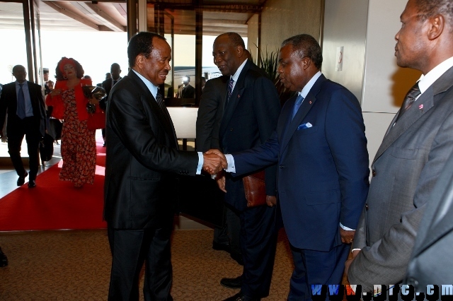 arrivee_du_couple_presidentiel_a_paris_16.05.2014 (10)