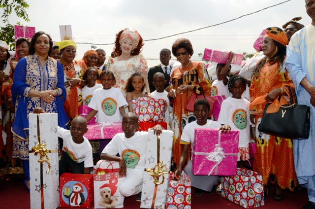 Arbre de Noël à la Fondation Chantal BIYA