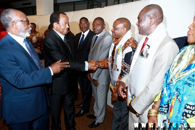 arrivee_du_couple_presidentiel_a_paris_16.05.2014 (16)