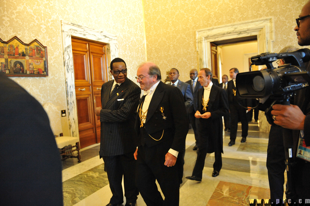 audience_paul.biya_vatican_18.10.2013 (21)