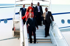 arrivee_du_couple_presidentiel_a_paris_16.05.2014