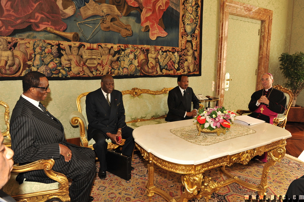 audience_paul.biya_vatican_18.10.2013 (13)