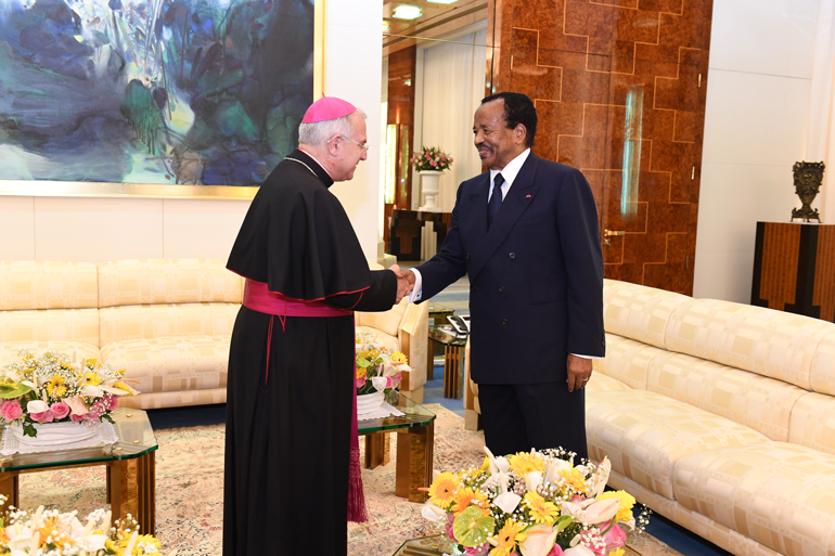 Mgr Julio Murat reçu le 18 mars par S.E. Paul Biya