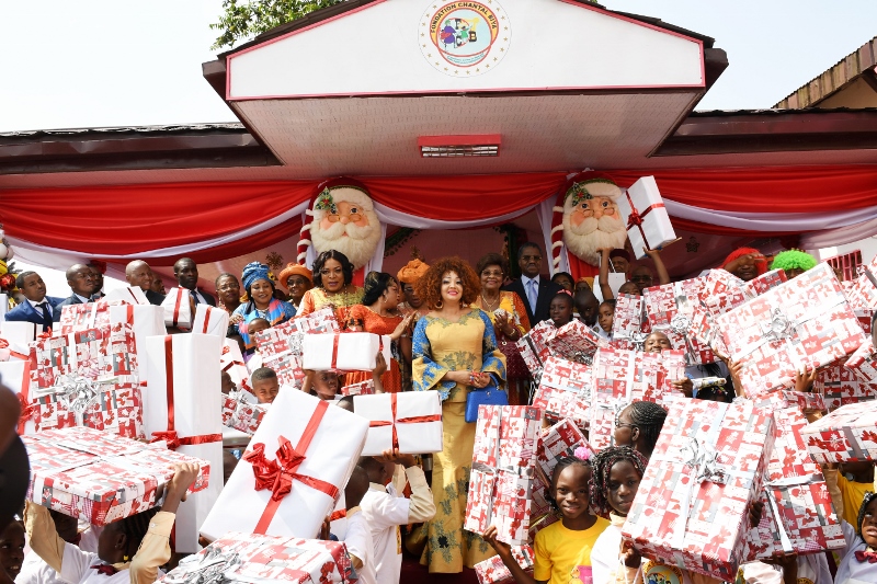 Christmas Tree Lighting at Chantal BIYA Foundation (12)