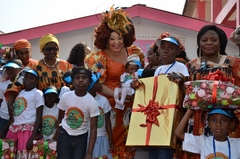 Arbre de Noël 2015 à la Fondation Chantal BIYA