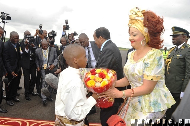 accueil_du_couple_presidentiel_a_douala