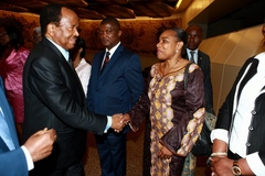 arrivee_du_couple_presidentiel_a_paris_16.05.2014 (13)