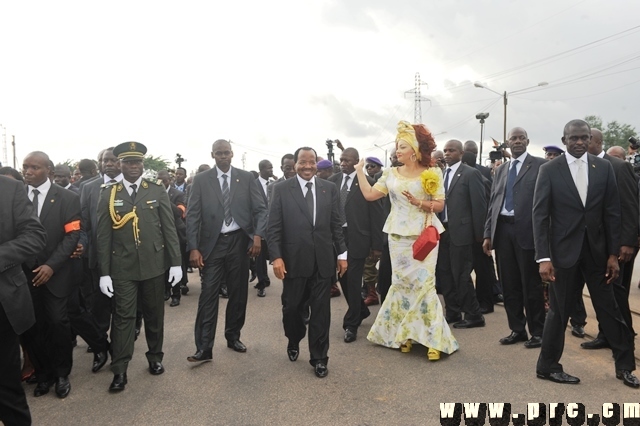 pose_1ere_pierre_deuxieme_pont_sur_le_wouri (19)