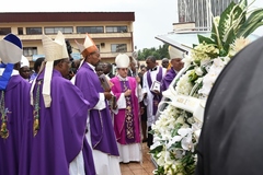 messe_maman_rosette_cathedrale_ndv_yde (42)