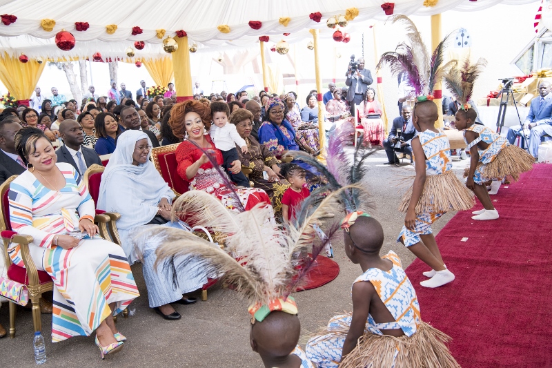 Cérémonie de l’arbre de Noël 2018 au complexe scolaire  Les Coccinelles du Palais de l'Unité (13)