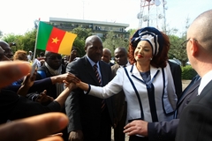 arrivee_couple_presidentiel_a_rome_25.04.2014 (10)