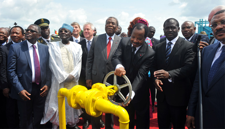 Official visit of the presidential couple in Douala