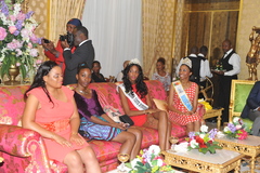 mme_chantal.biya_et_le_monde_de_l_elegance (15)