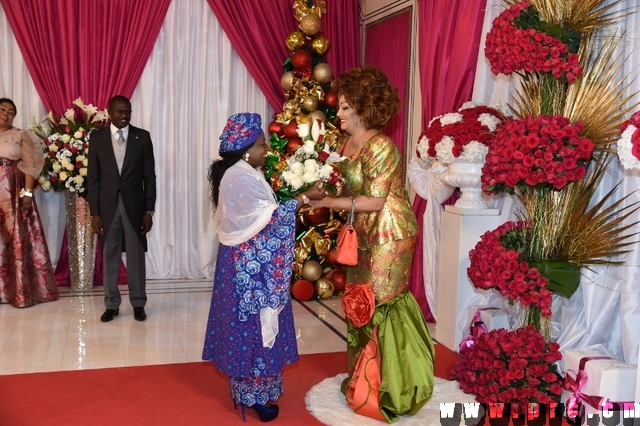 Cérémonie de présentation des voeux de Nouvel An 2018 à Madame Chantal BIYA. (19)