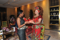 mme_chantal.biya_et_le_monde_de_l_elegance (29)