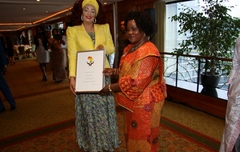 sommet_ue.afr_les_first_ladies_africaines_honorees (9) (640x404)