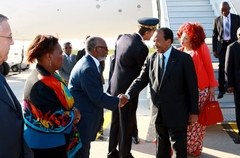 arrivee_du_couple_presidentiel_a_paris_16.05.2014 (1)