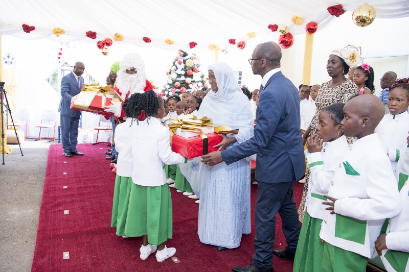 Cérémonie de l’arbre de Noël 2018 au complexe scolaire  Les Coccinelles du Palais de l'Unité (16)