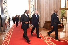 Visite au Cameroun de M. Laurent Fabius, Ministre Français des Affaires Etrangères et du Développement International (1)