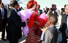 arrivee_du_couple_presidentiel_a_paris_16.05.2014 (5)