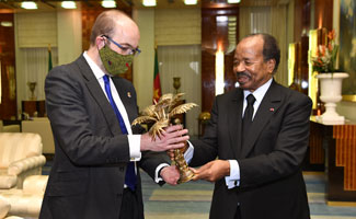 Cameroun : le discret soutien du Royaume-Uni à Paul Biya - Jeune