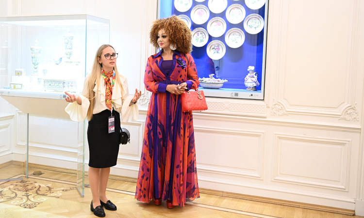 Madame Chantal BIYA visite la ville de Saint-Pétersbourg