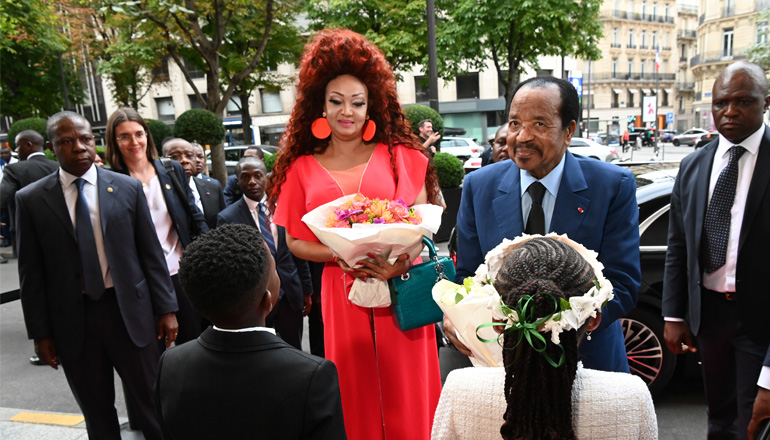 Jeux de la XXXIIIème Olympiade, l'ouverture à Paris, devant Paul BIYA     