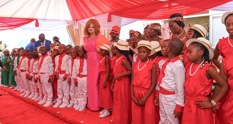 Cérémonie de l’Arbre de Noël 2025 au Complexe Scolaire « Les Coccinelles » du Palais de l’Unité