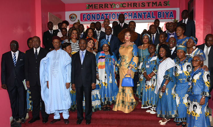 Arbre de Noël à la Fondation Chantal BIYA