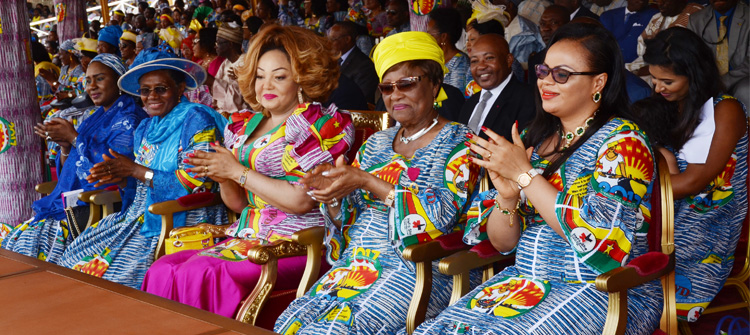 08 mars 2017: Chantal BIYA avec les femmes