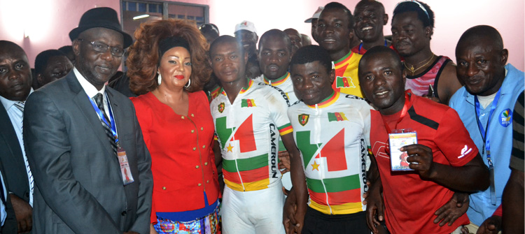 Tour cycliste international Chantal BIYA : la Première Dame en communion avec les coureurs