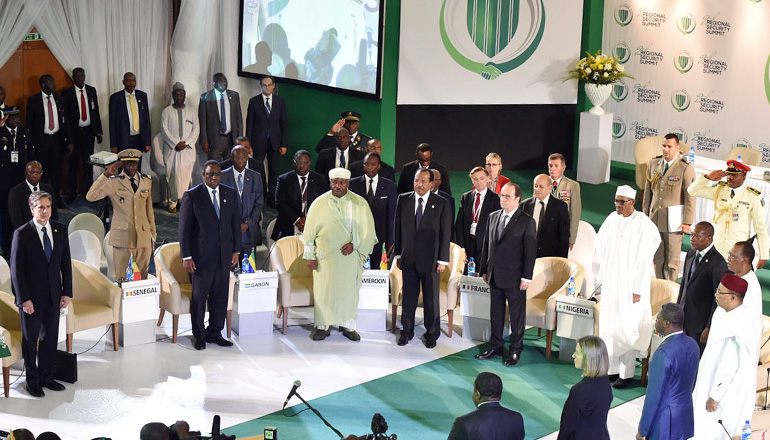 Le Président Paul BIYA au Sommet d’Abuja sur la sécurité régionale.