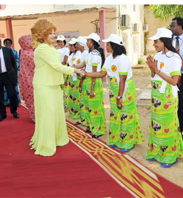 Madame Chantal BIYA visite la Fondation « Grand Cœur »