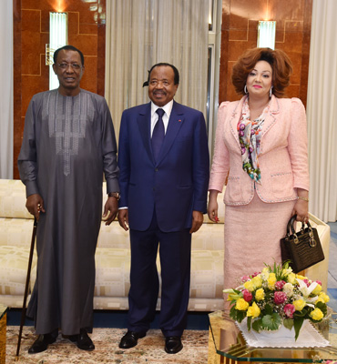 President Idriss DEBY welcomed at the Unity Palace by the Presidential Couple