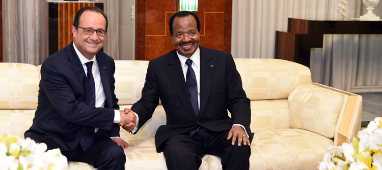 François HOLLANDE in Cameroon : a magnificent and colourful welcome